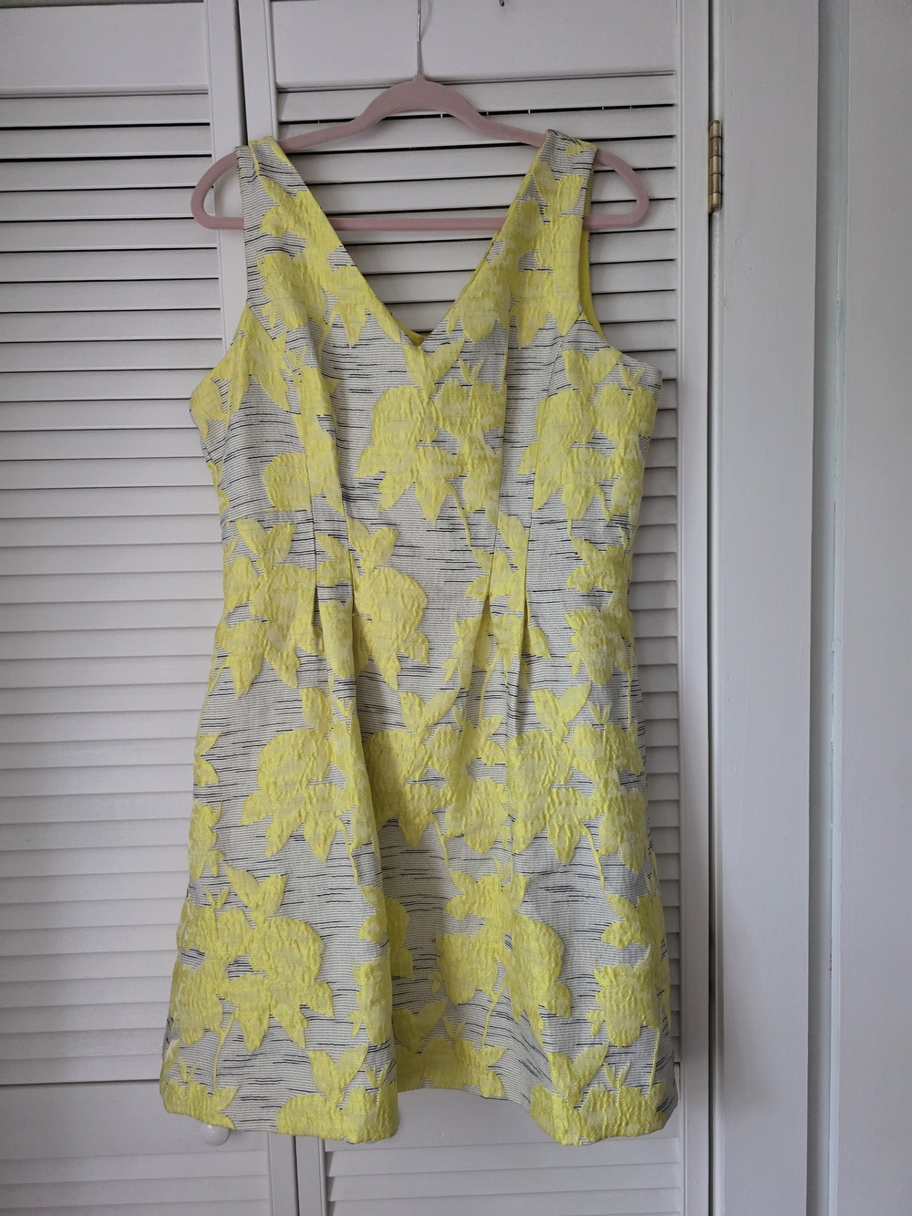Donna Ricco Yellow Floral V-Neck Mini Dress